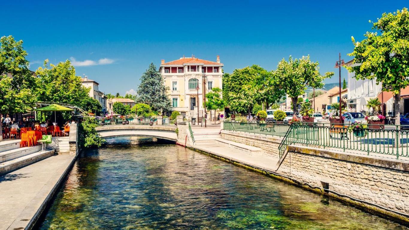 Un Petit Nid Au Bord De La Sorgue Apartamento LʼIsle-sur-la-Sorgue Exterior foto