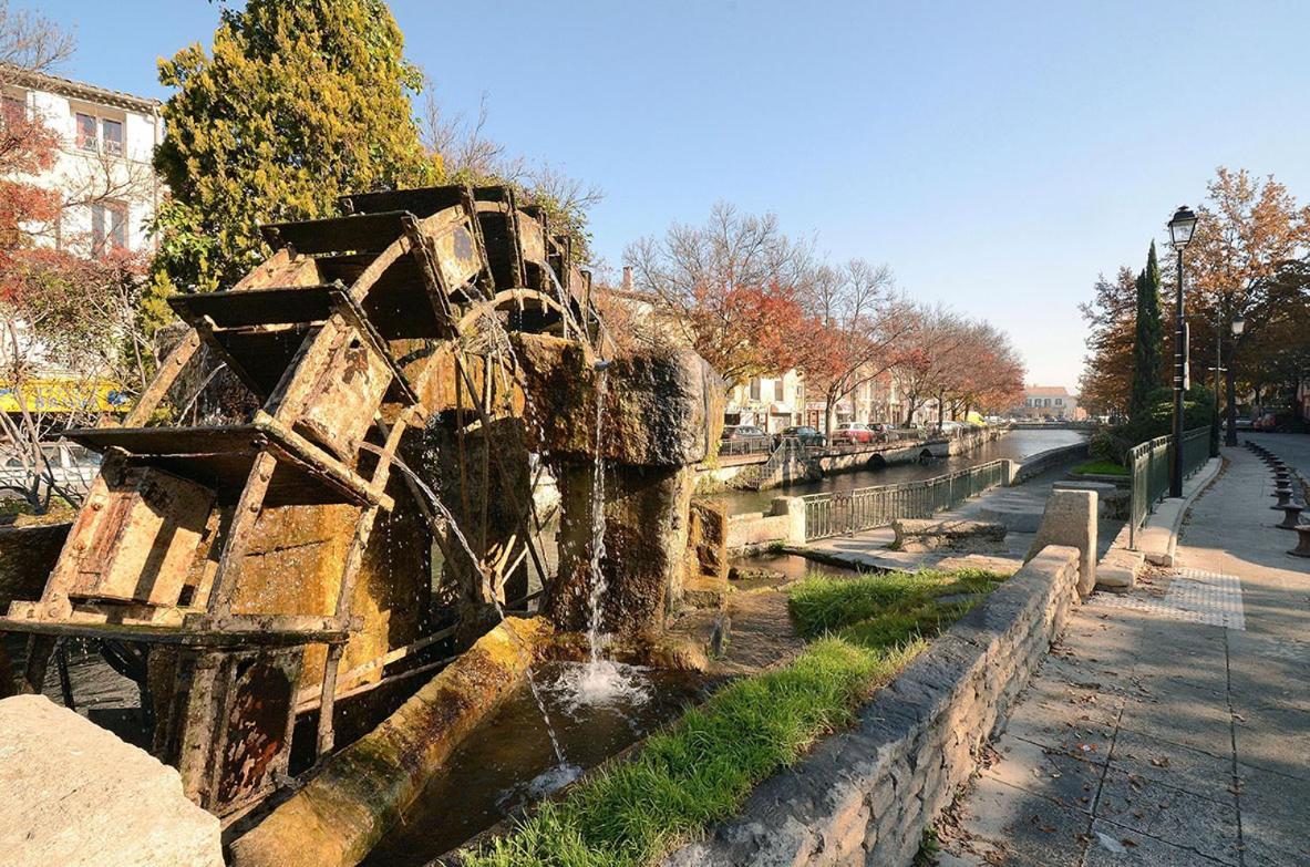 Un Petit Nid Au Bord De La Sorgue Apartamento LʼIsle-sur-la-Sorgue Exterior foto