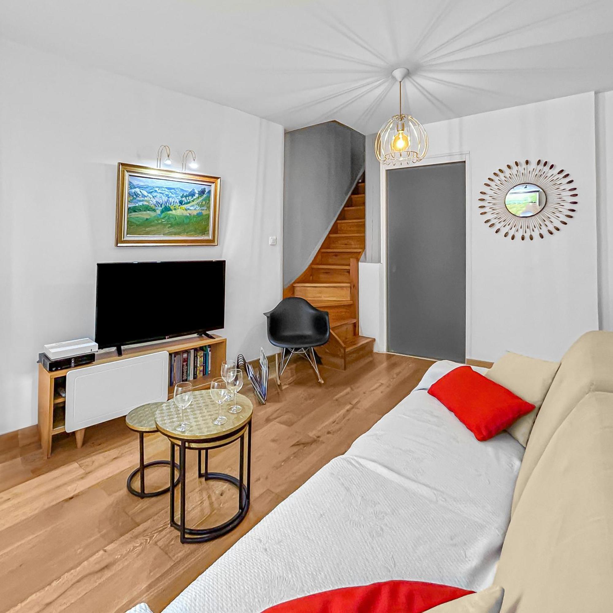 Un Petit Nid Au Bord De La Sorgue Apartamento LʼIsle-sur-la-Sorgue Exterior foto